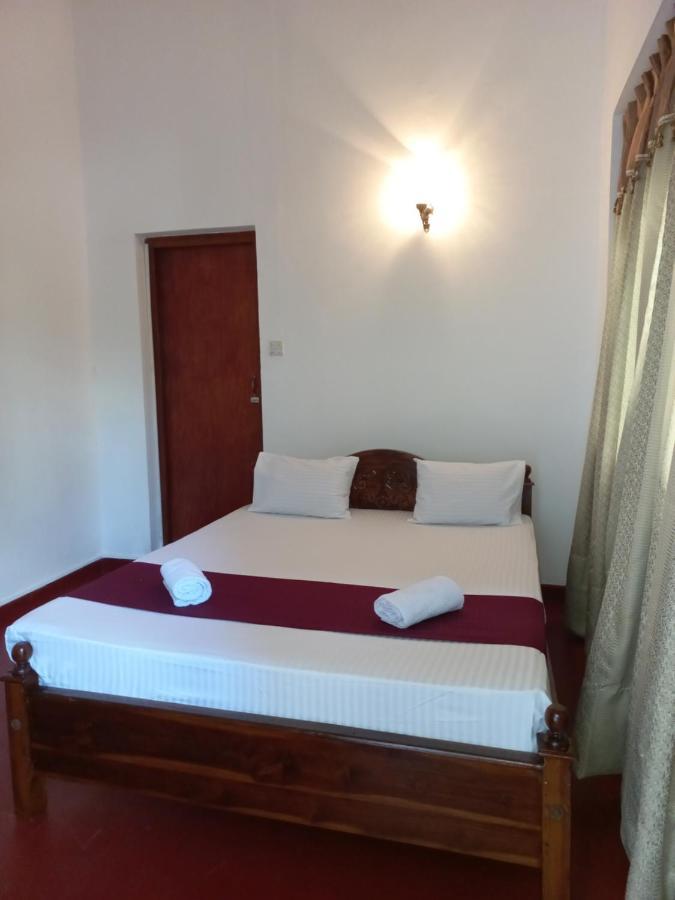 Lazy Bear Best Hostel In Канді Екстер'єр фото