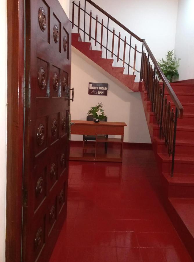 Lazy Bear Best Hostel In Канді Екстер'єр фото