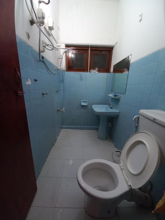 Lazy Bear Best Hostel In Канді Екстер'єр фото
