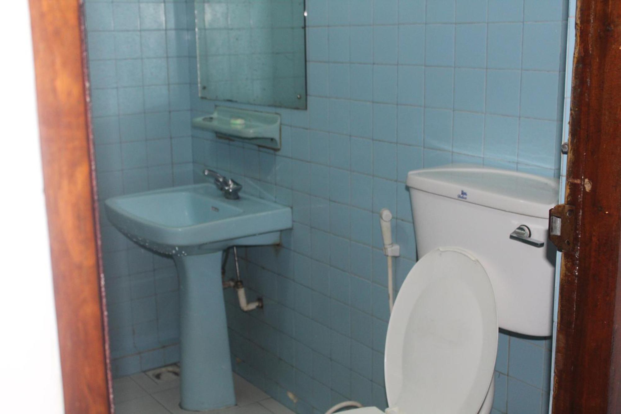 Lazy Bear Best Hostel In Канді Номер фото